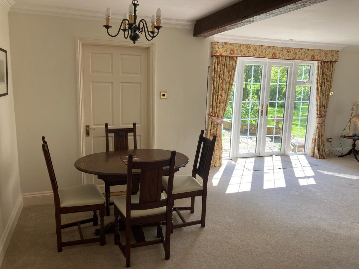Exclusive 2 Bedroom Apartment With Summer House And Hot Tub Daventry Luaran gambar