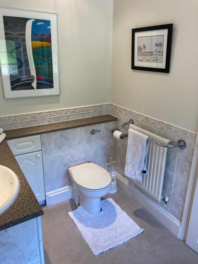 Exclusive 2 Bedroom Apartment With Summer House And Hot Tub Daventry Luaran gambar