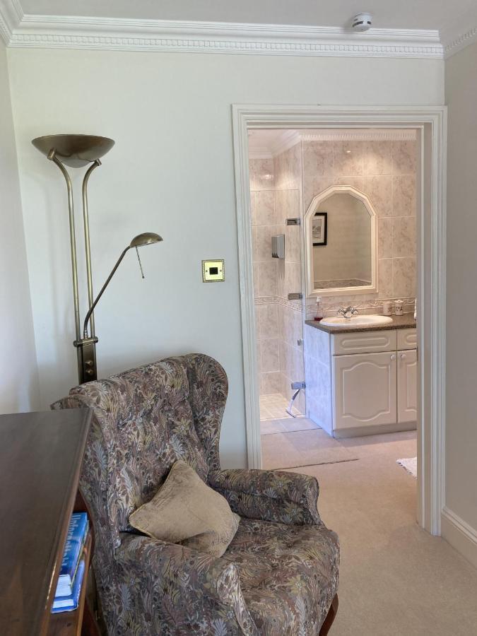 Exclusive 2 Bedroom Apartment With Summer House And Hot Tub Daventry Luaran gambar