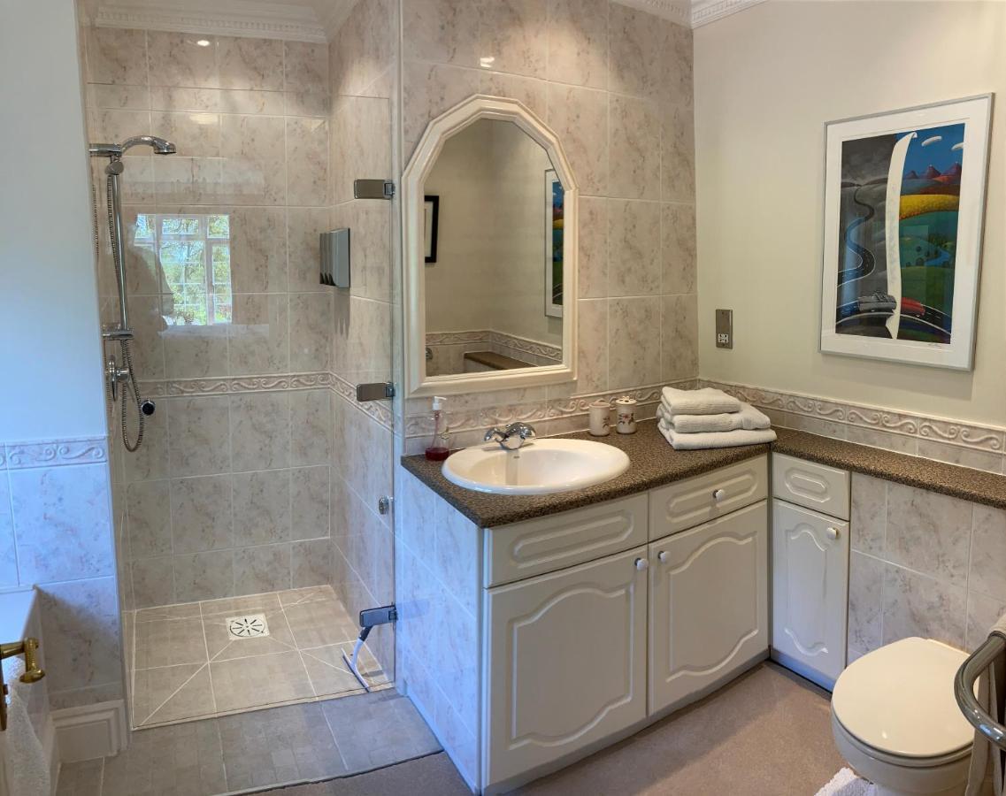 Exclusive 2 Bedroom Apartment With Summer House And Hot Tub Daventry Luaran gambar
