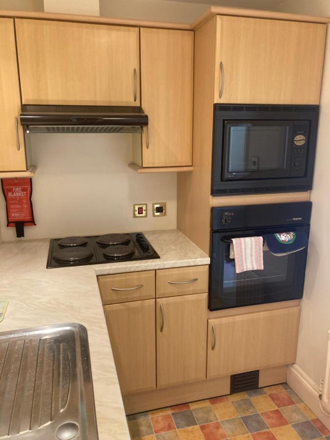 Exclusive 2 Bedroom Apartment With Summer House And Hot Tub Daventry Luaran gambar